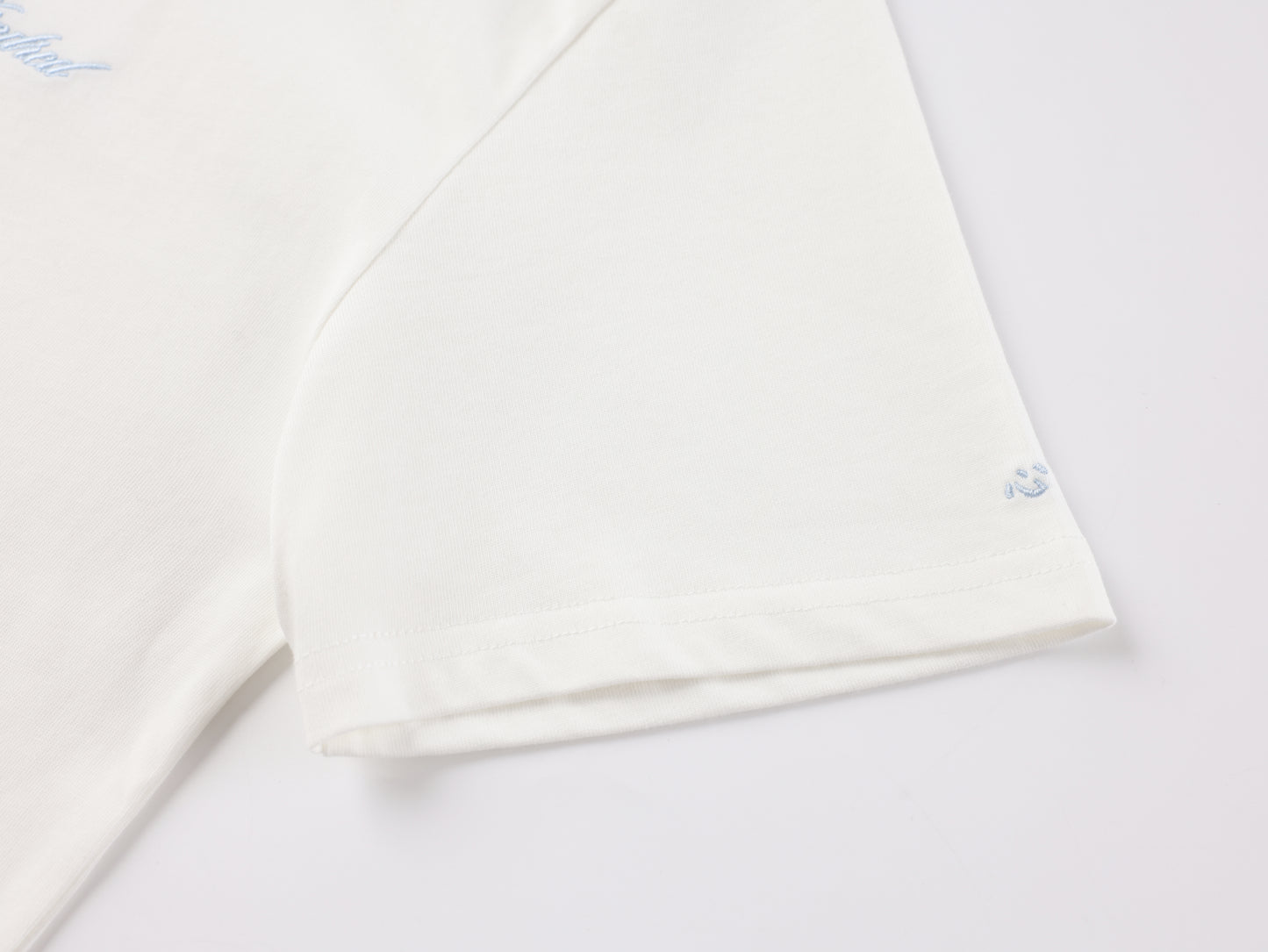 EMBROIDERED SIGNATURE T - ICE BLUE