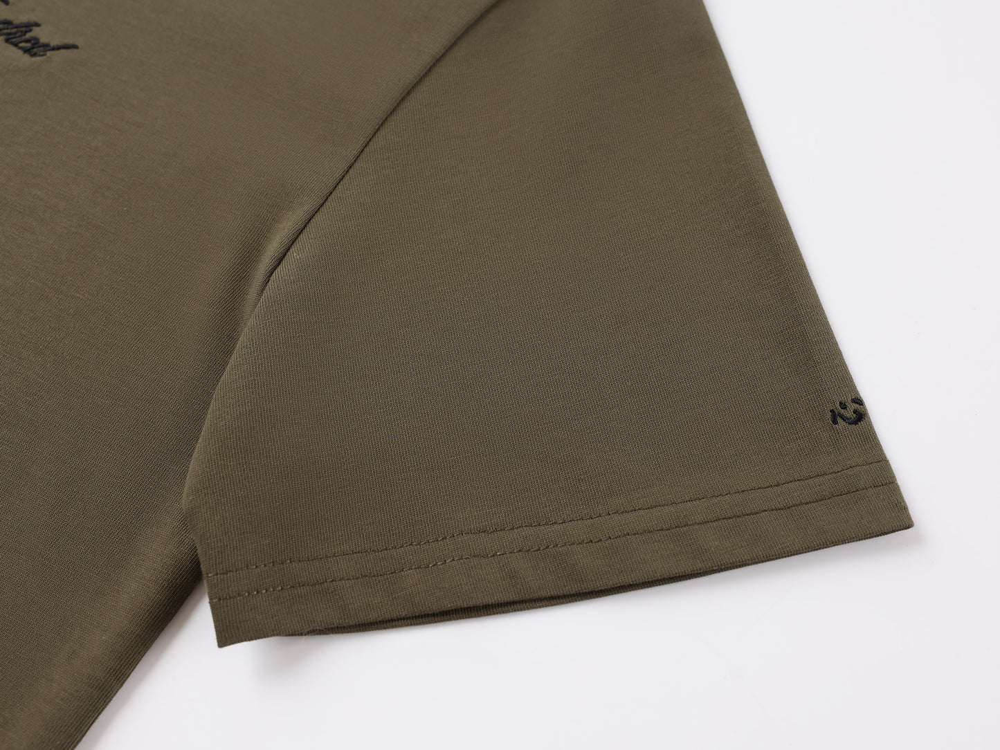 EMBROIDERED SIGNATURE T - SAGE