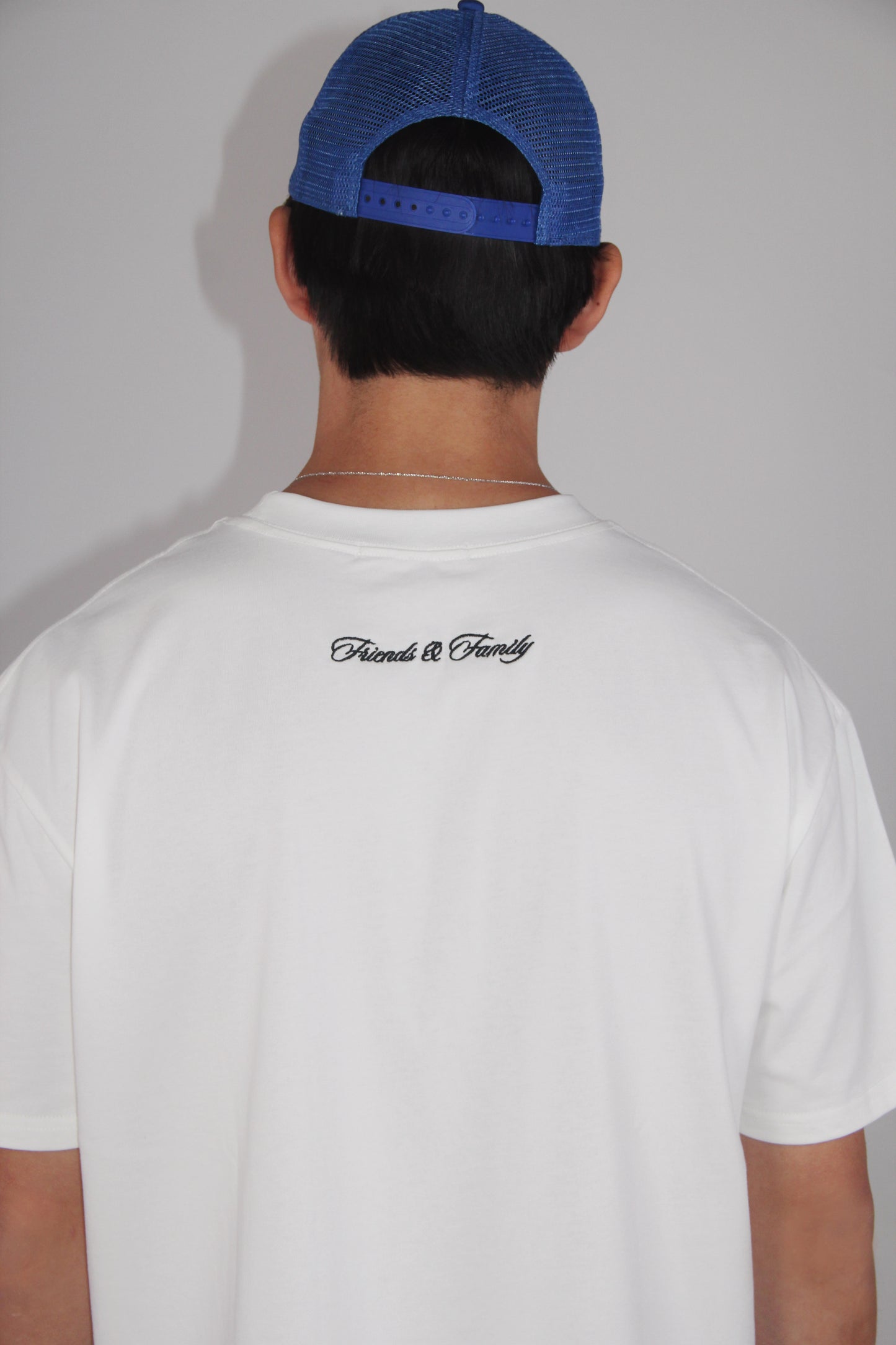 EMBROIDERED SIGNATURE T - IVORY